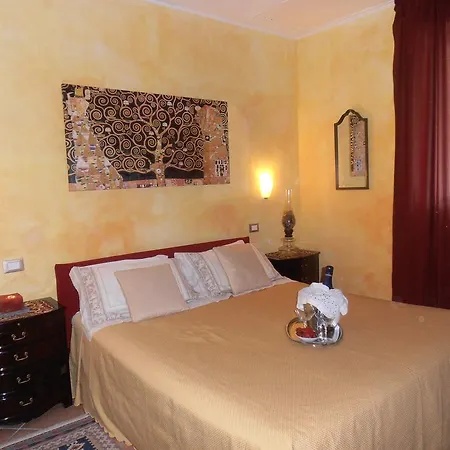 Amici Miei Hotell *