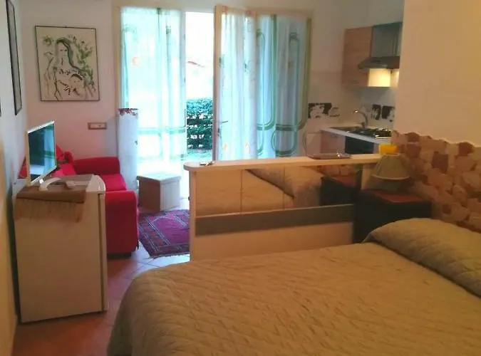 Amici Miei * Marina Romea