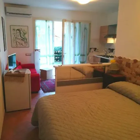 Amici Miei * Marina Romea